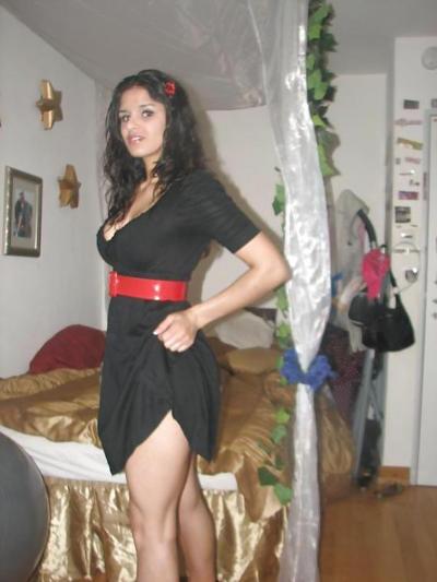 25P SEXY LATINA CHICK