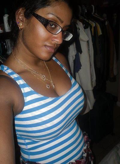 24P Indian Desi Babe Hot & Sexy Indians 