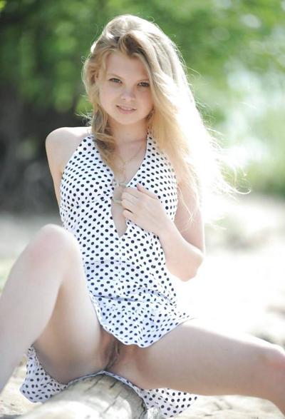 25P Beautiful Public Flashing Pussy 4 by Voyeur TROC