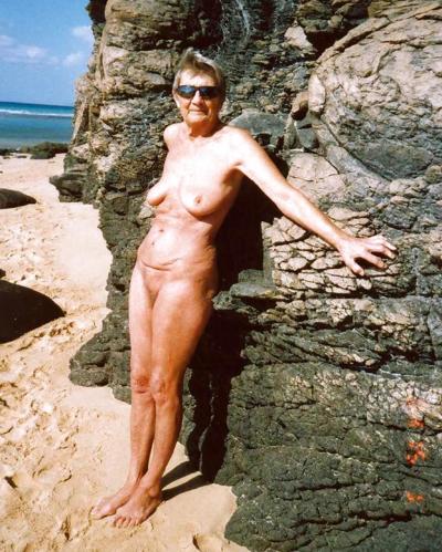 25P Older Beach Nudists