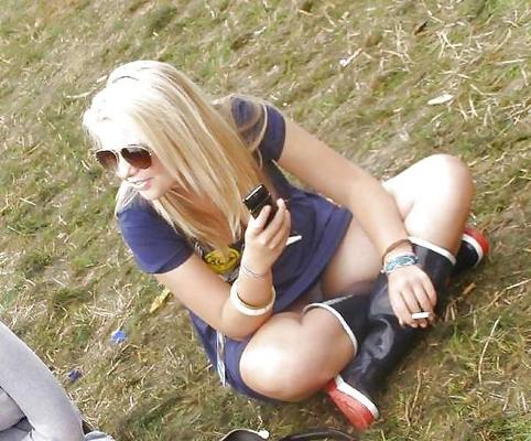 25P Promis Upskirt Nippel Nipslip