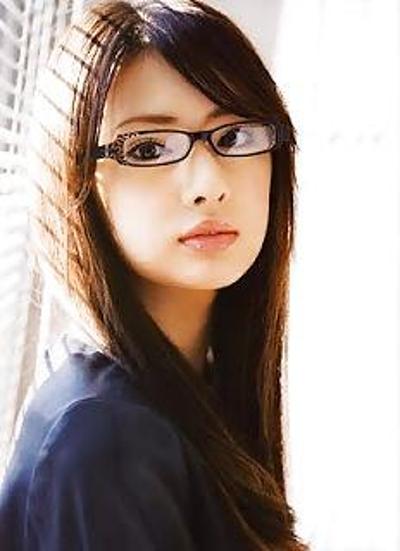 5P Asian Girls in Glasses