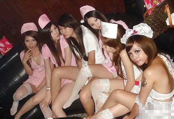 16P 素人女子大生アジア人コスプレの美しさ