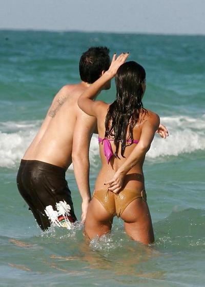 6P Celebrity upskirt