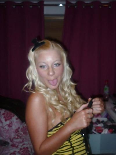 18P Slutty Jess when boyfriend isn't there (part4)
