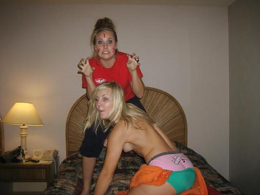 9P Amateurs in Hotel