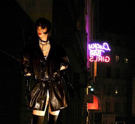 5P Doll place Pigalle