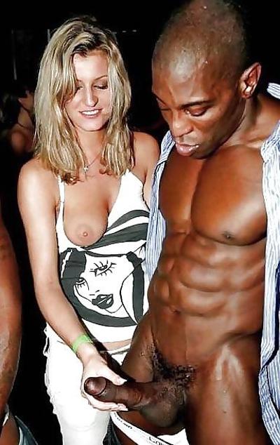 25P Blacks for girls which has a big mouth 