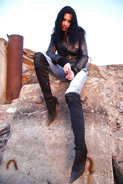 25P Queens in Jeans CXXVIII