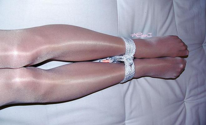 12P Dee the Crossdresser - Pantyhose Leg Bondage 2