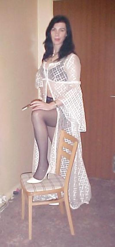 7P 熱い喫煙をする白い服を着たママ