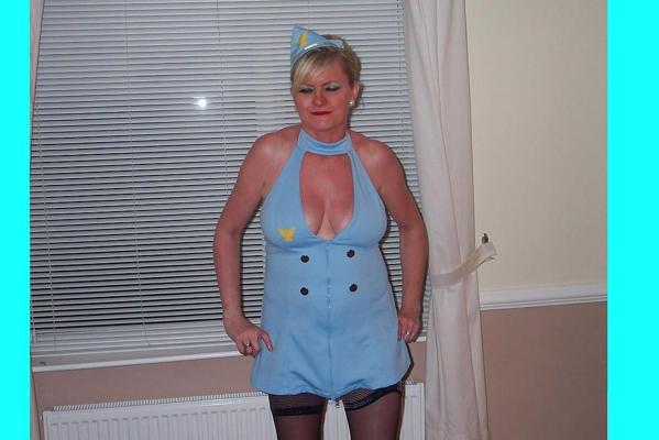 13P UK Amateur Slut Milf Samantha 30