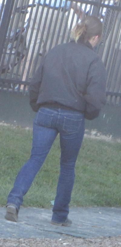 17P Beaux culs en jeans serrés