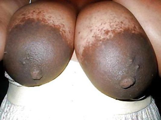 25P この巨大な乳輪にもっと注目してください
