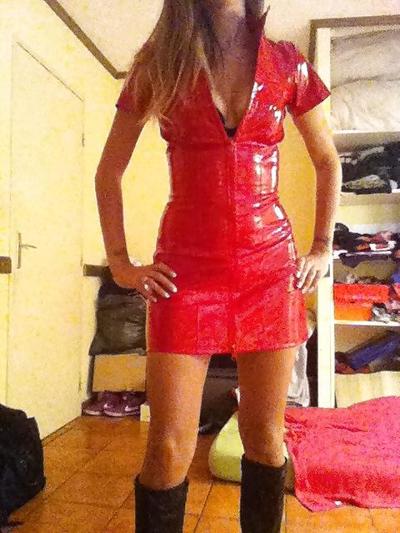 11P Red latex wife