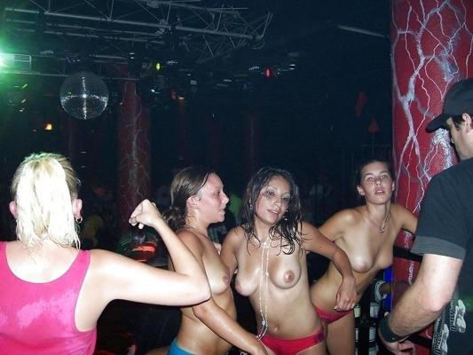 25P REALLY HOT GIRLS IN PUBLIC 29