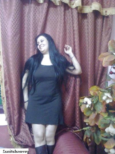 5P Arab woman: Salwa