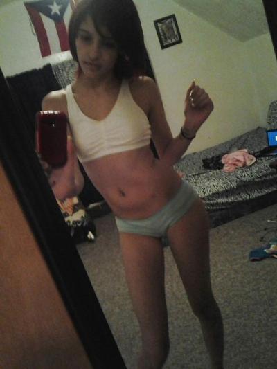 20P Sexy Latino Teenie