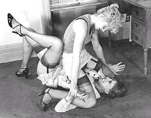 21P Yet more catfighting ladies