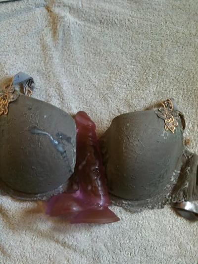 5P Wifes bra and sextoy