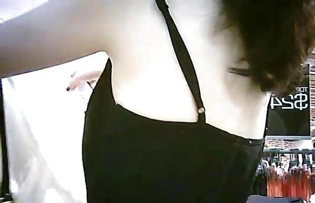9P Slut JuzminHua Shopping Trip was Snapped by Hidden Cams