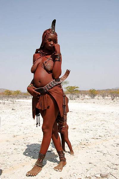 25P アフリカの女の子がおっぱいを見せる