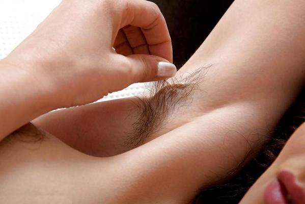 12P Tiffany and her hairy pussy 