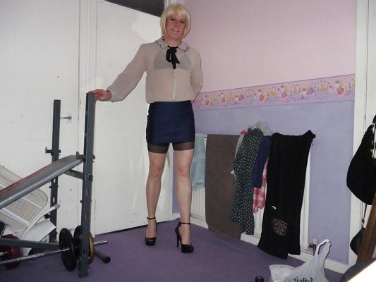 25P Tranny tries on her new clothes