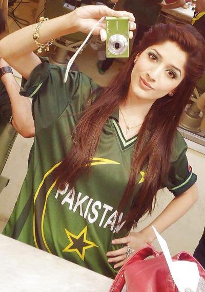 25P Pakistani Young Beautiful Girls