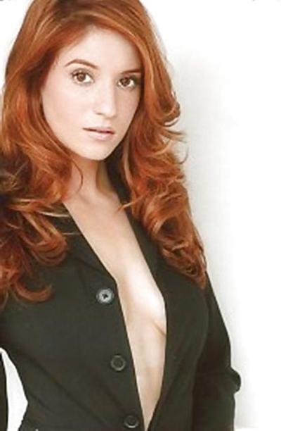9P Anneliese Van der Pol