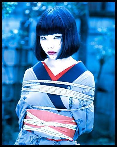 10P Woman Kimono Bondage