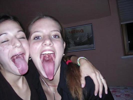 20P Цыпочки с невероятно длинными языками 5