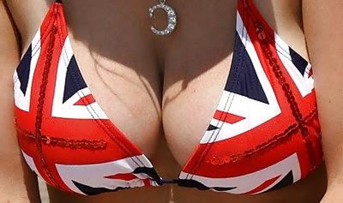 21P Dirty Rugby Girls