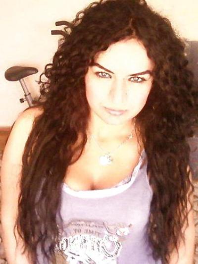 6P Turkish woman: Azize