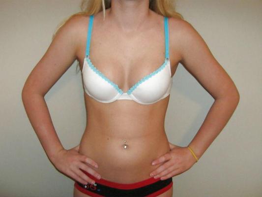 19P Femme leur vend du soutien-gorge sur le net
