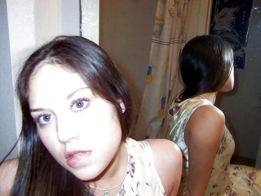 6P Blue-eyed brunette