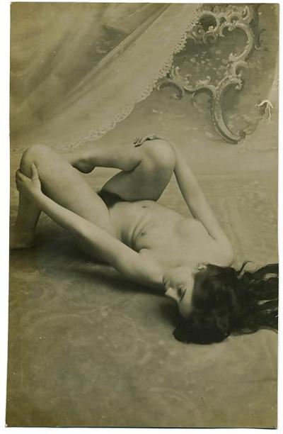 25P Vintage white beauties B&W
