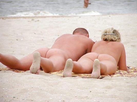 25P Nude Beach Arses