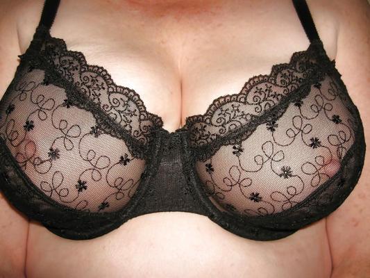 15P Woman their sell bra on the net 