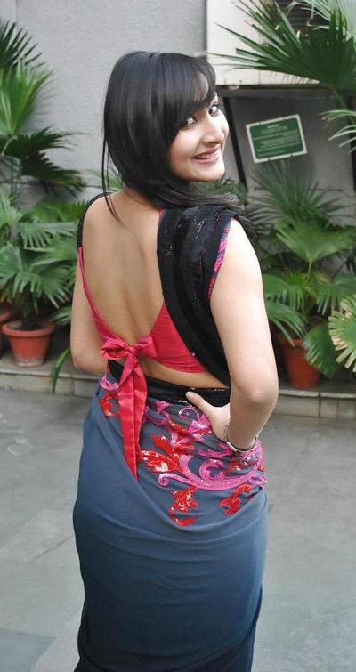 16P Fille indienne chaude comme l'enfer en sari