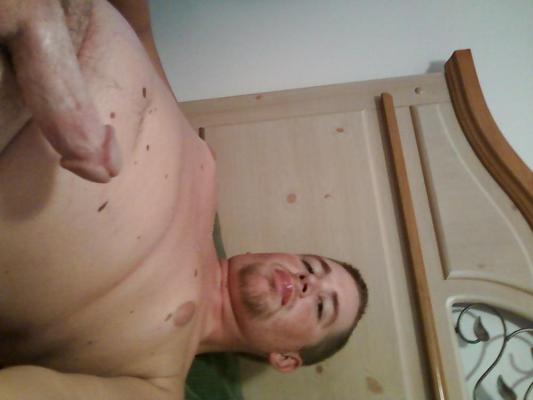 11P Just HANGIN around
