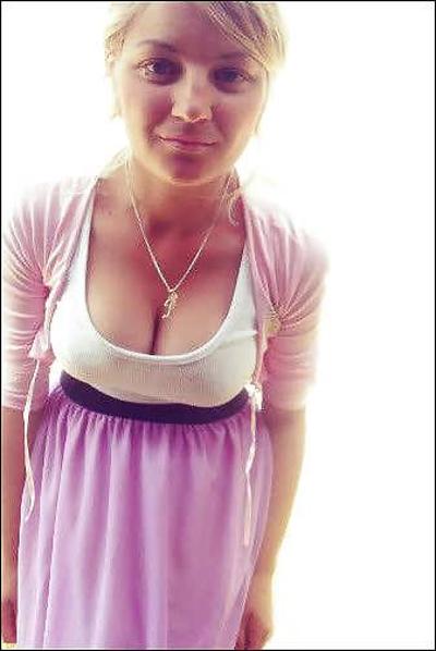 19P Downblouse - Clivage 3