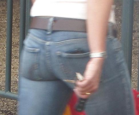 10P Jeans serrés : joli cul