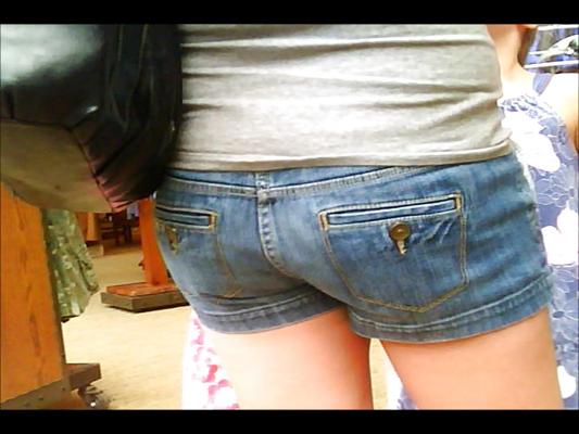 9P Butin de MILF en short en jean