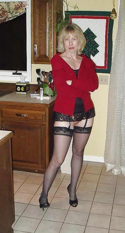 25P Linda a mature classy filthy whore.