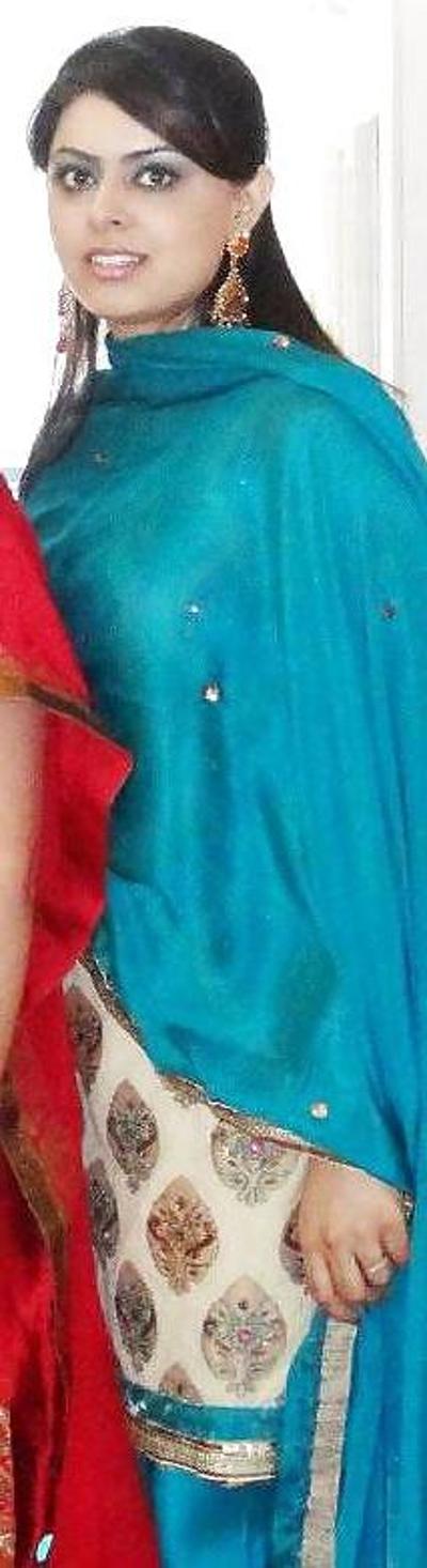 25P Hot and Sexy Indian, Desi, NRI, Punjabi Whore Slut Bitch!!