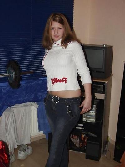 16P Sexy lil pierced nips.