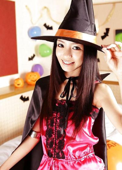 15P Asian Witch