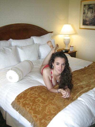 25P Brunette shows her body