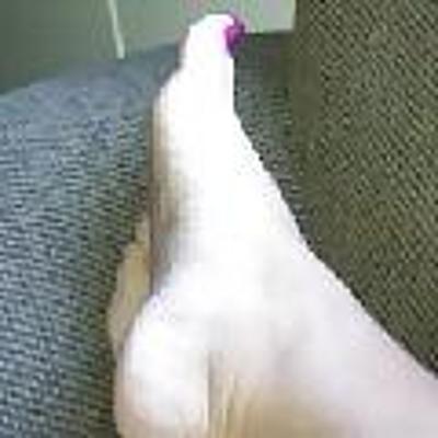25P Comment on my girls sexy feet & toes